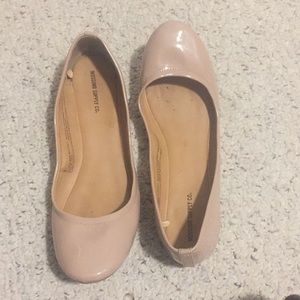Nude flats